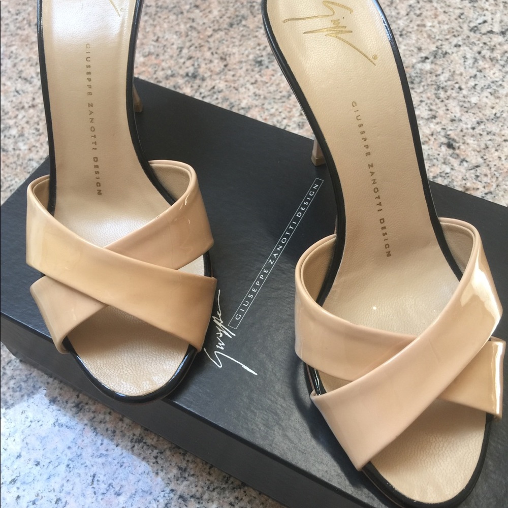 3.3inch heel GIUSEPPE ZANOTTI nude patent leather